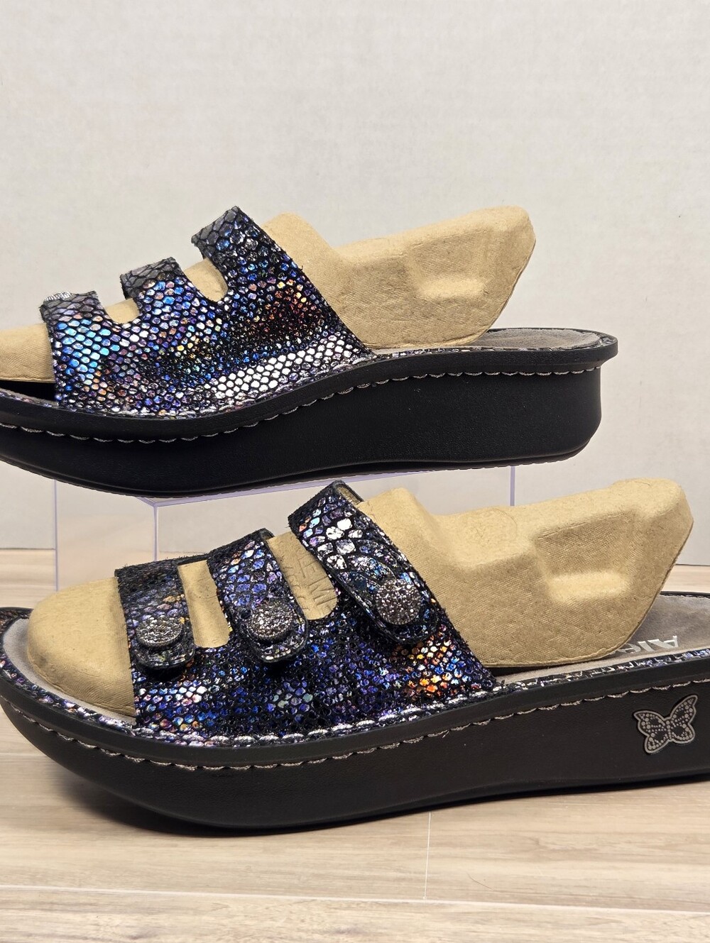 Alegria Women's Slip On 3 Strap Sandals size 39 (9)